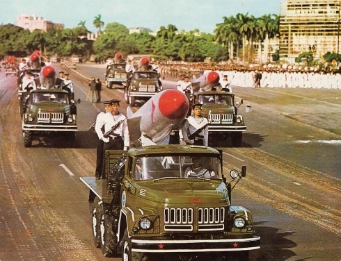 Кубинские ПКР П-15 на параде в Гаване в 1975 г.